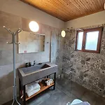 فيلة Orino Livadi Mount Iv